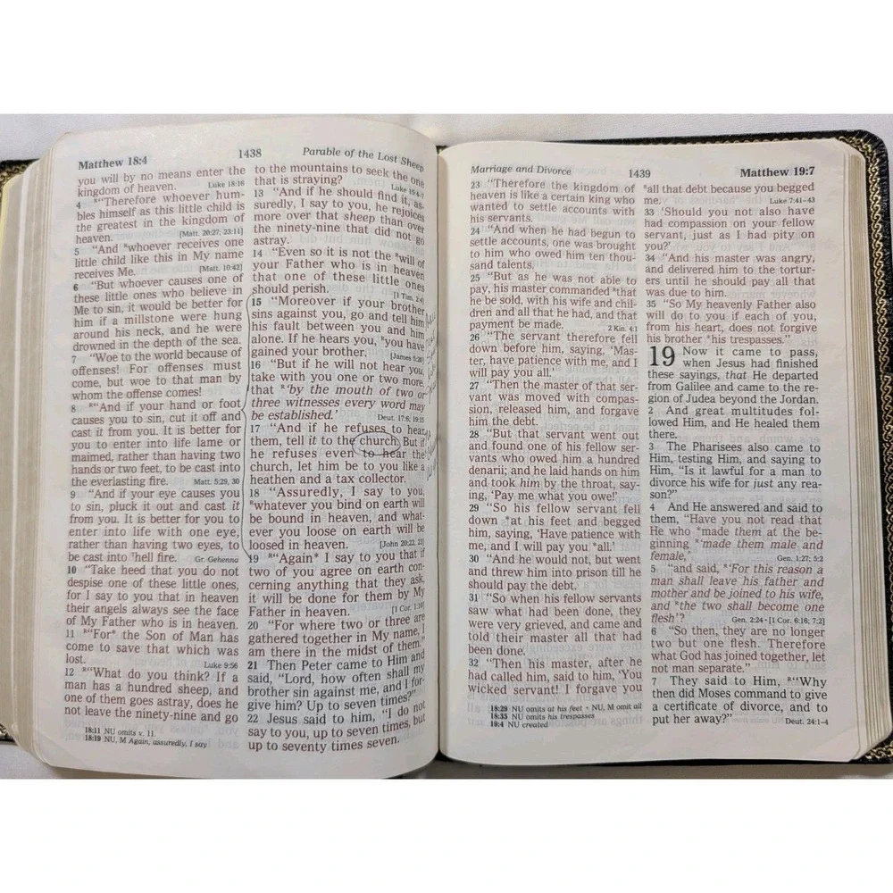 NKJV Holy Bible Thomas Nelson 234 Giant Print Red Letter Bonded Leather Vintage